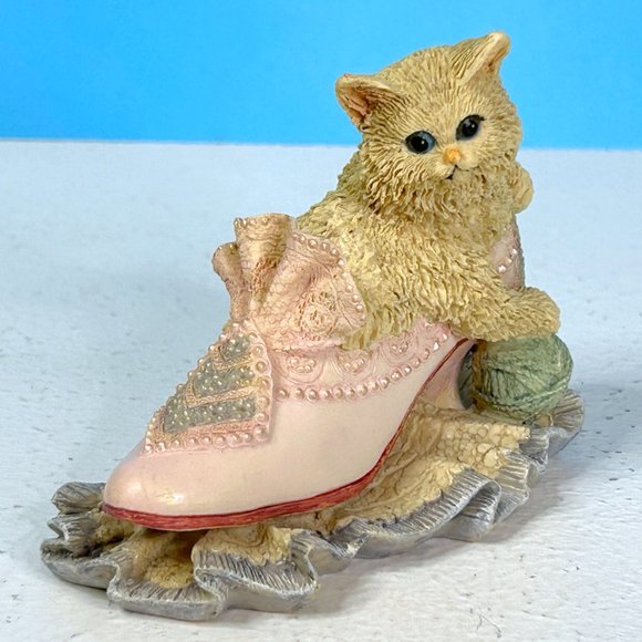 Vintage 1996 Westland Ain't Misbehavin' PUSS IN BOOTS 3"X4" Figurine Cat In Shoe - Picture 2 of 6